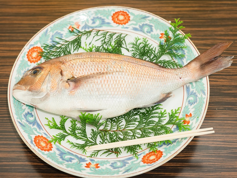 お食い初め（お頭付き鯛）