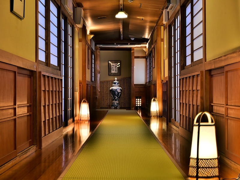 ◆湯上がり足袋が心地よい◆
畳敷きの廊下