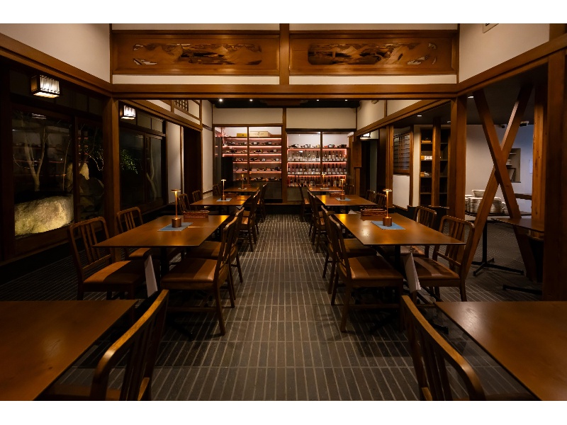 ホール席：最大40名様