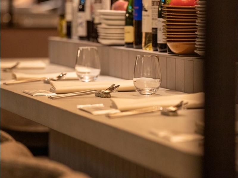 洗練された空間で味わう本格スペイン料理