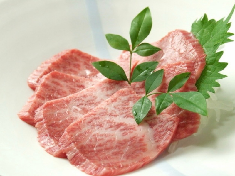 とろける牛刺し