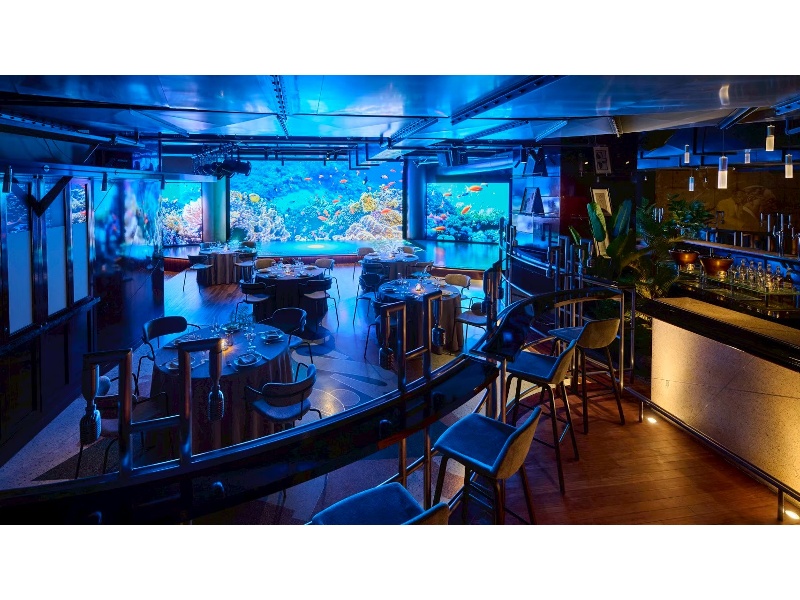 大型LEDを生かしたビジュアル発表会や、小~中規模のイベント、ライブや結婚式の二次会など、ビジネスからエンタメまで幅広い層のイベントが可能です。