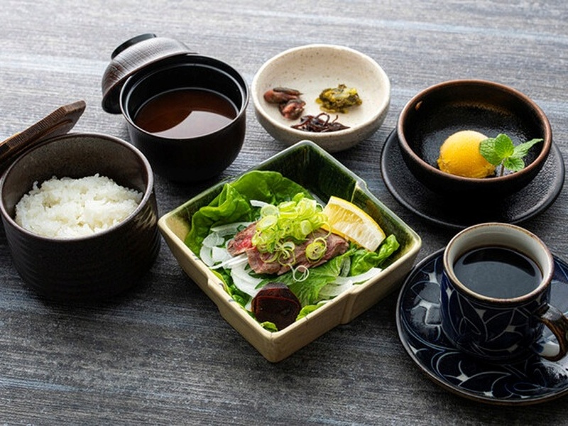 厳選した国産食材のみを使用。素材の良さを活かしたシンプルながらも奥深い味わいが、お客様の舌を唸らせます。