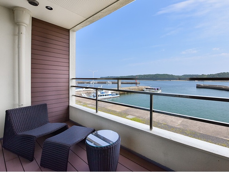 海の見えるバルコニー付特別室