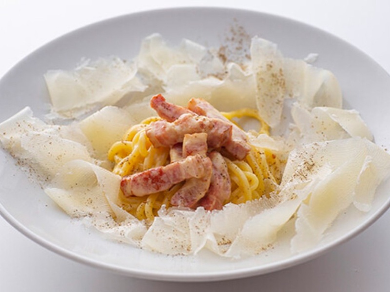ラスパドゥーラとパンチェッタのパスタ “カルボナーラ”