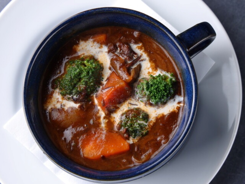 ひと口ごとに広がる、本格料理の味わい