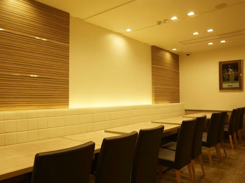 本格創作中華料理に飲み放題プランもご用意しており、リーズナブルにワンランク上のパーティーを実現します。接待、女子会、結婚式二次会まで、あらゆるシーンに対応。お客様のご要望に合わせた空間づくりで、心に残る一日をお手伝いいたします。