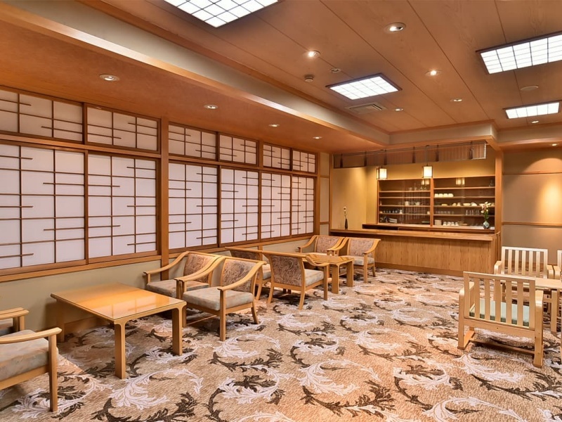 ラウンジ
ゆったりとした時間をお過ごしいただけます。