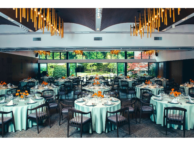 【宴会場｜新館】ザ オリエンタルパークルーム
(着席160名様/立食200名様/スクール126名様/シアター240名様)