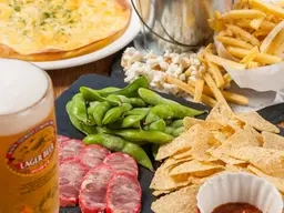 前菜3種盛りとスナックの2次会コース＋黒ビール込み60分飲み放題（全5品）