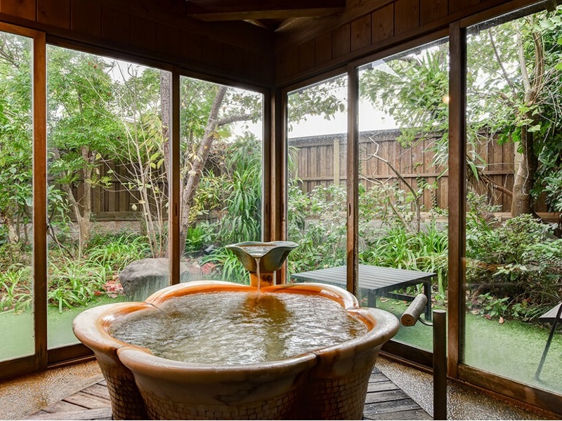 貸し切り風呂「花」