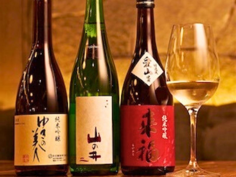 日本酒は北陸のものを中心に、アロマティックなタイプを軽く冷やしてワイングラスで。