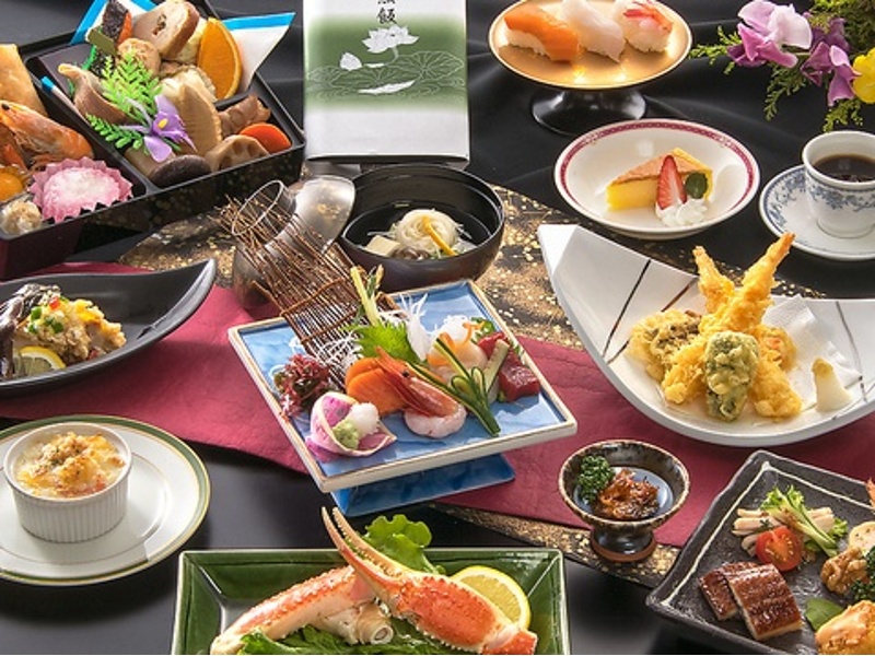 花霞(料理のみ)

食後のミニコーヒーとデザート付 ※折詰・黒飯付は15330円(税込)