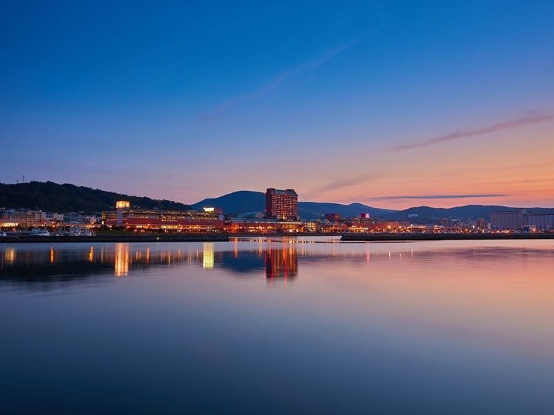 小樽のベイエリアに位置し、石狩湾と小樽港マリーナを一望できるグランドパーク小樽