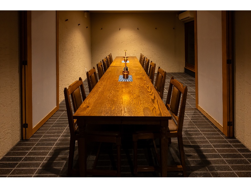 個室：最大14名様