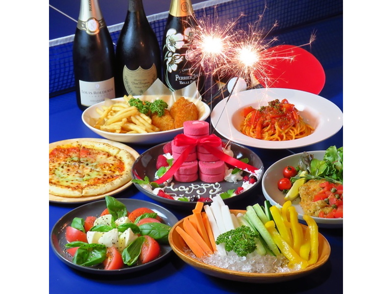 ドリンク・フードは合計100種類以上