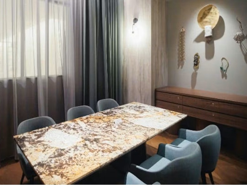 完全個室完備でプライベート空間。落ち着いた時間で大切な人との食事会を。