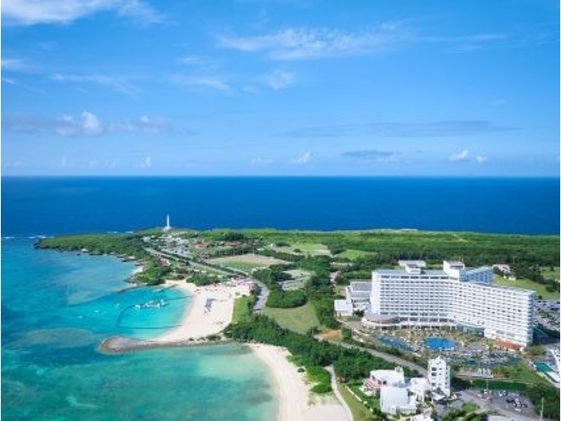 沖縄の魅力を存分に体感できる立地。観光と宴会を組み合わせたプランも可能で、社員旅行や研修旅行にも最適なホテルです。
