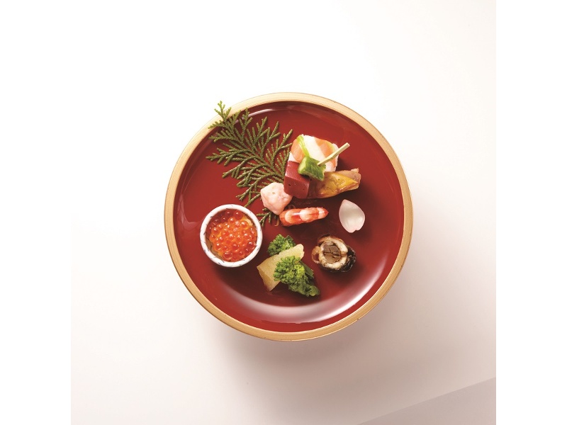 受け継がれる伝統と技、真心でもてなすひととき
昭和3年の創業以来受け継がれる伝統と技が生み出す、四季の風趣を凝らした京料理をお愉しみください。