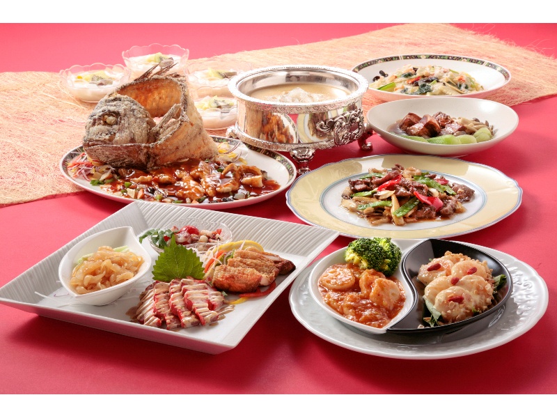 中国料理「芙蓉城」個室は、ご長寿やご結婚のお祝い、顔合わせなど、さまざまなお祝いでのご利用におすすめです。