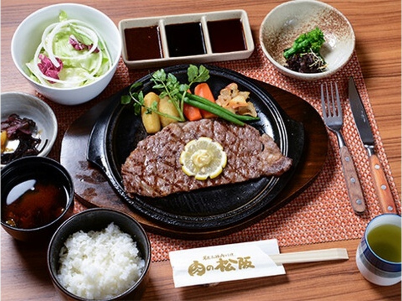 厳選した国産食材のみを使用。素材の良さを活かしたシンプルながらも奥深い味わいが、お客様の舌を唸らせます。