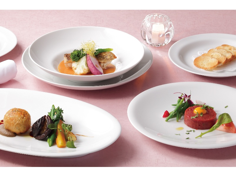 【ご卒業・ご入学のお祝いに】個室確約＆室料無料+バラの花一輪「春のお祝いフレンチコース個室プラン」（2026/3/1～4/30まで）