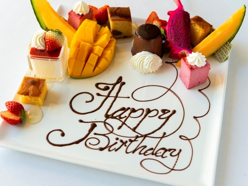 デザートプレートも対応可能です。
思い出に残るお祝いを！