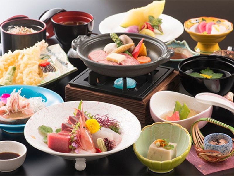 和食・茶房　養浩館　　お昼の懐石　水仙（すいせん)
