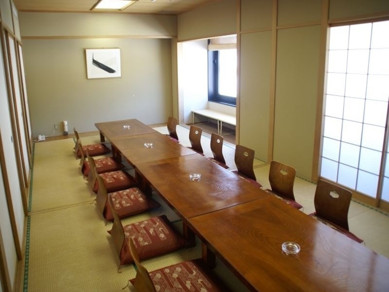 【個室宴会場】織姫
16畳　２分割で８畳×２室も可　
同タイプで織姫と白鳥の２部屋あり。