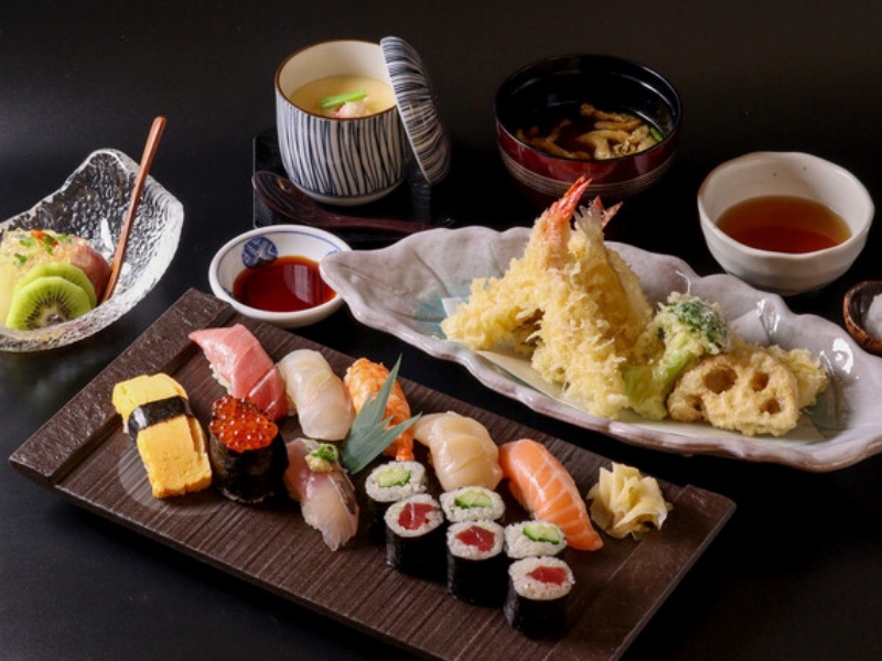 【窓際確約（乾杯日本酒1合瓶付き）】季の庭寿司天ぷら御膳＋季節の前菜