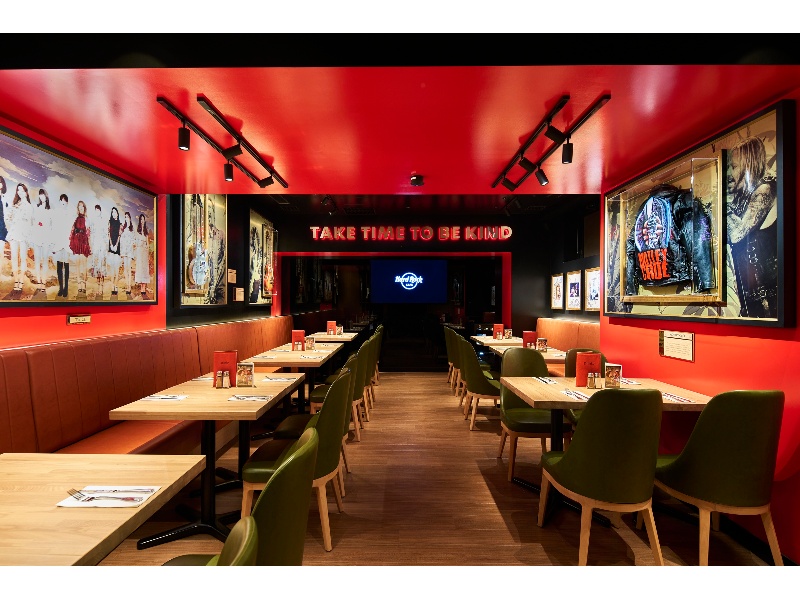 ■最大収容人数45名
■モニター、マイク、コンセント、WiFi完備！
■ドア2枚付きの完全個室！

4階個室、最大収容人数45名