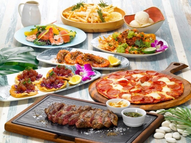 本場ハワイを味わいたい!を叶えます。地元の新鮮な食材を活かし、ハワイの伝統を取り入れた料理がお楽しみいただけます。