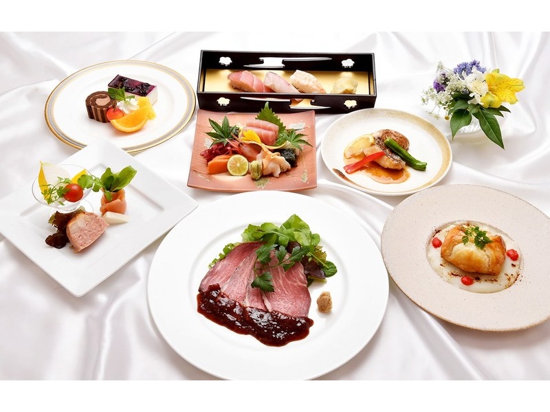 「萩」　8,000円
和洋中会席　お料理7品
・オードブル3種盛り合わせ
・お刺身4種盛り合わせ
・海鮮パイふくさ焼き
・真鯛の衣焼き　レモンソース
・ローストビーフ　山わさびソース
・握り寿司3種
・デザート3種盛り合わせ