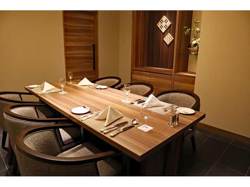 レストランアヴァンシア内個室「楓」
