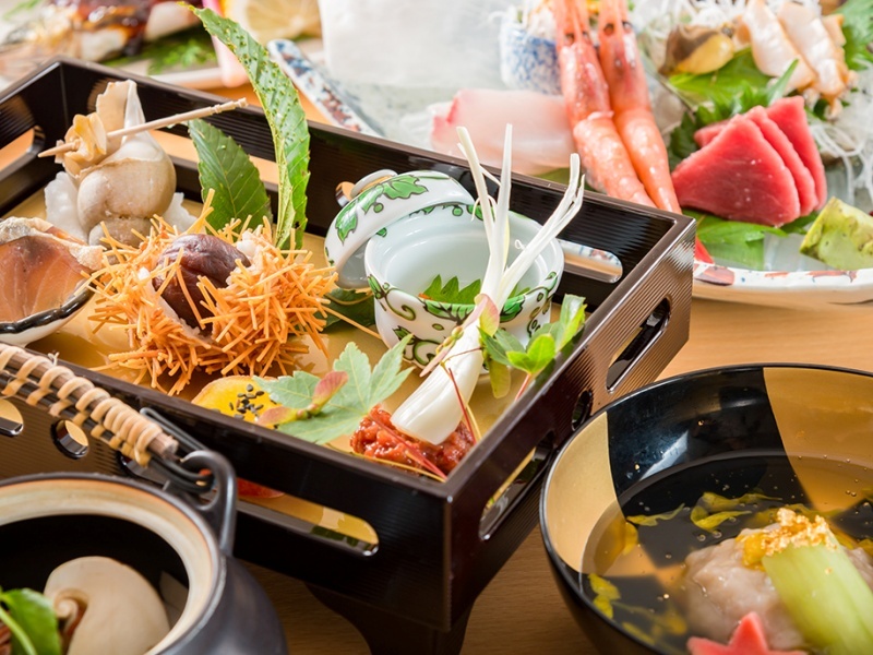 地産地消にこだわり、丁寧に調理した郷土会席。
素材の味を大切にした優しい味わいをご堪能ください。