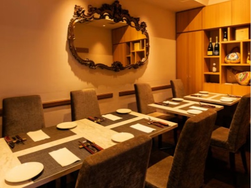 【完全個室】【Dinner】ディナータイム1組限定！国産和牛など豪華食材 ＆ ゆったり3時間飲み放題付！ソムリエ厳選ワインなど全21種