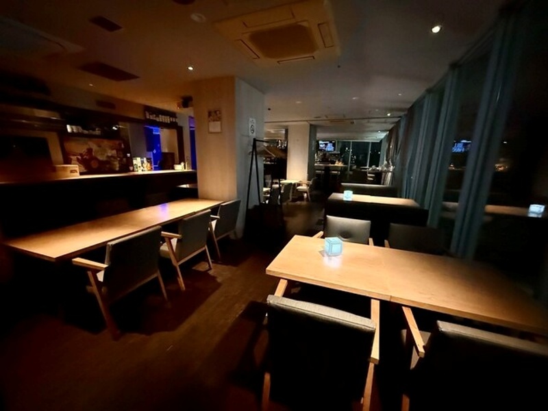 歓送迎会、新年会、二次会、記念日パーティーに最適。表参道駅徒歩3分、青山の夜景を独占できる贅沢空間。