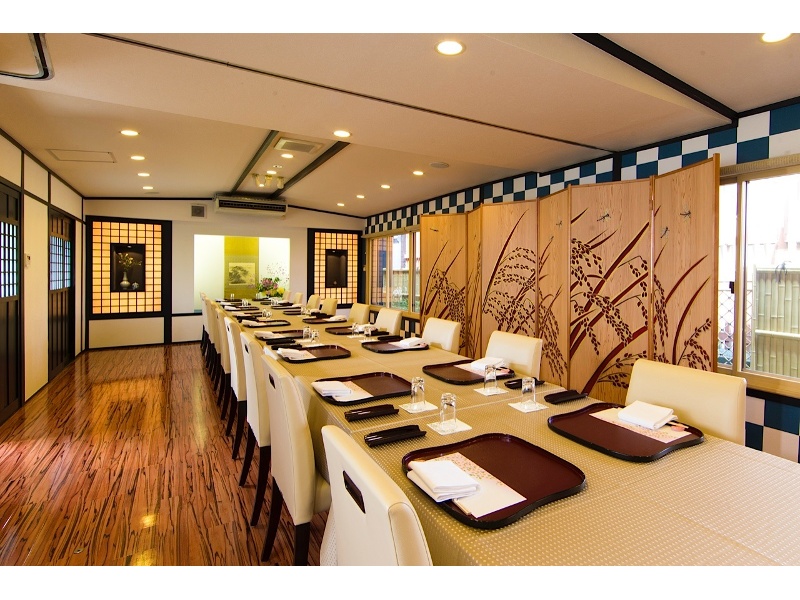 ２階個室　１０名様～４０名様までご利用いただけます。