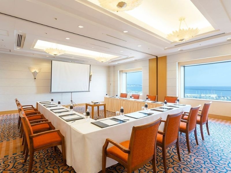 おしどり・ことぶき・すえひろ
小樽港マリーナが眼下に広がる海側の小会場。